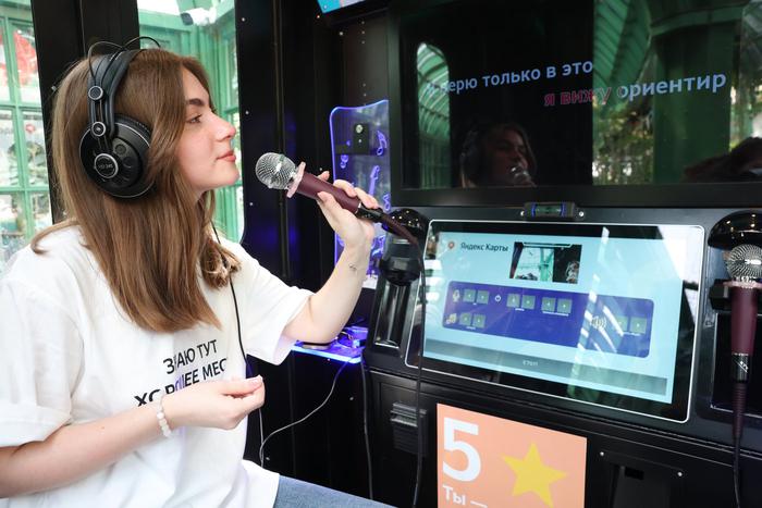 Metro выяснило, что поют москвичи и почему большинство не умеет петь по-английски