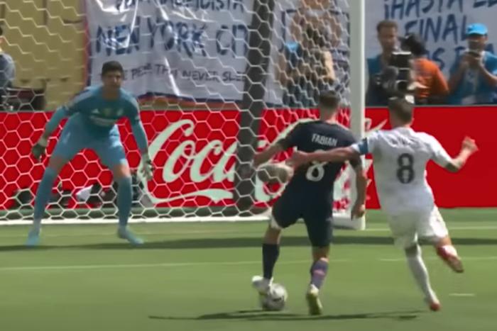 Парижский ПСЖ прошёл в финал клубного ЧМ, победив мадридский "Реал"