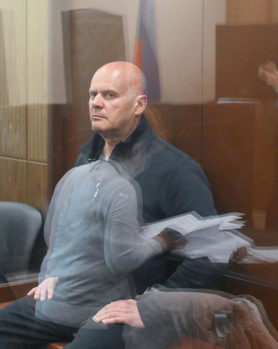 Мэра Красноярска Логинова оставили под арестом