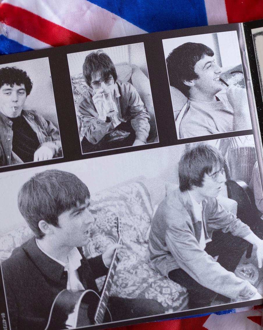 Ни дня без скандала: Oasis рискует остаться без фото