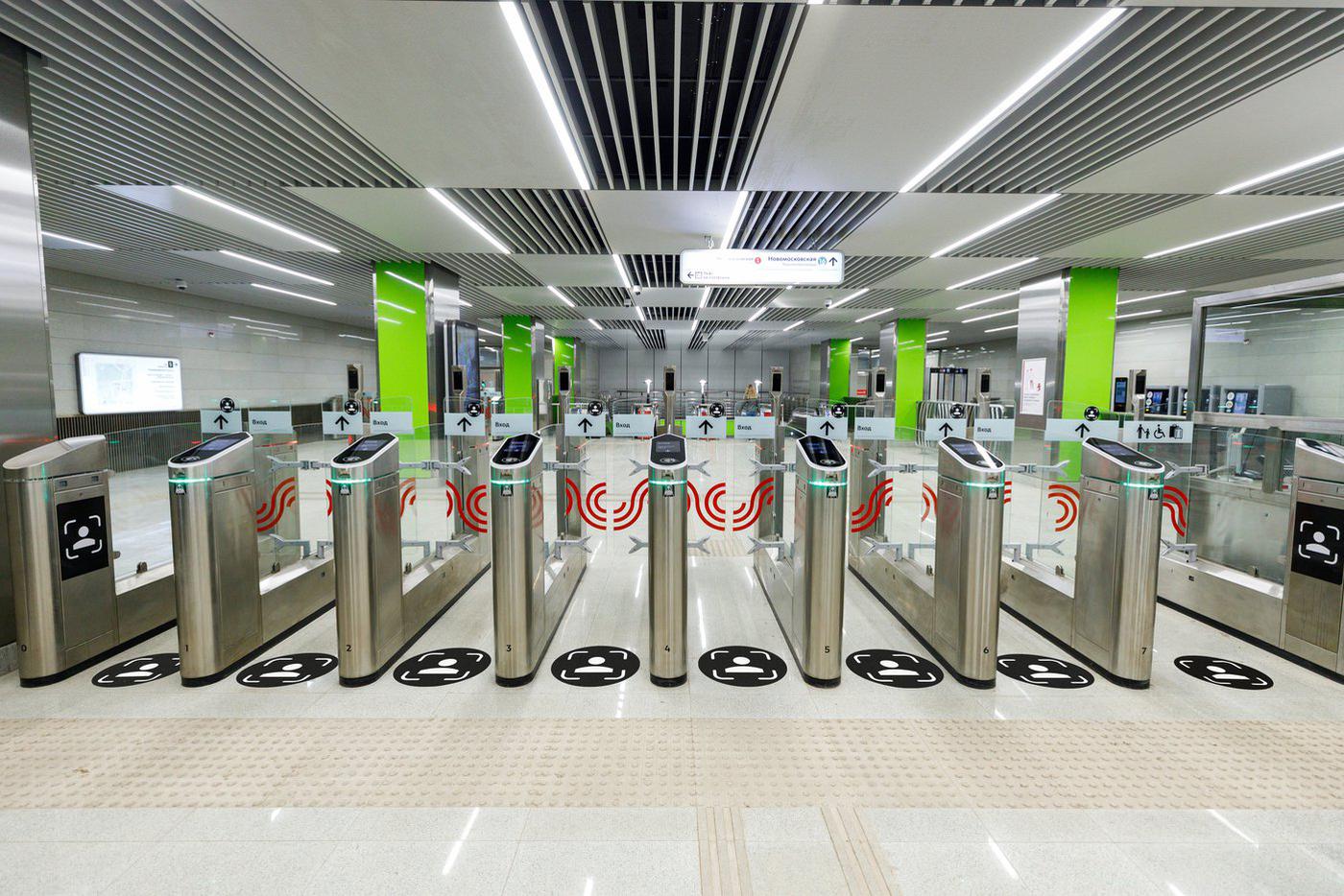 На всех станциях четырёх линий метро заработала оплата по биометрии