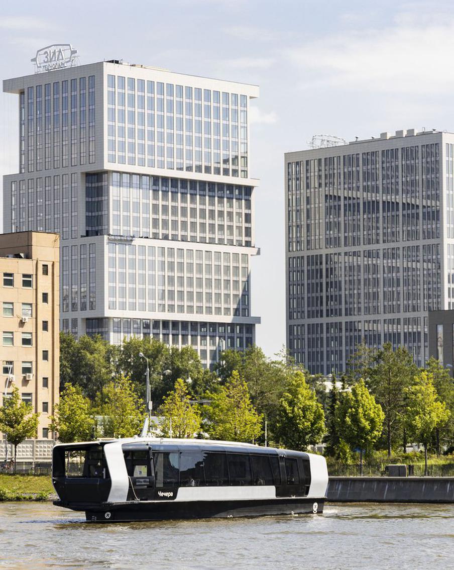 До достопримечательностей столицы теперь удобнее добраться на электросудах