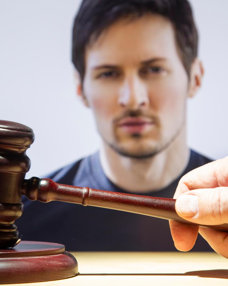 Российский бизнесмен Павел Дуров поддержал Илона Маска после начала расследования против его соцсети во Франции