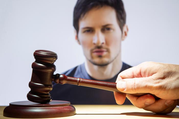 Российский бизнесмен Павел Дуров поддержал Илона Маска после начала расследования против его соцсети во Франции