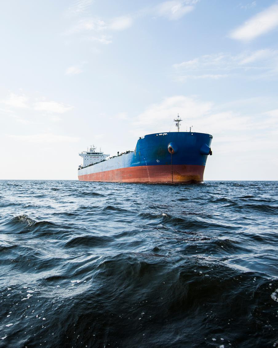 Российские власти пригрозили последствиями всем, кто попытается нанести ущерб нефтетанкерам страны в Балтийском море