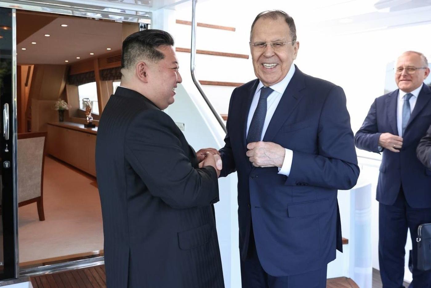 Лавров поблагодарил Ким Чен Ына, Украина хочет получать газ от Азербайджана