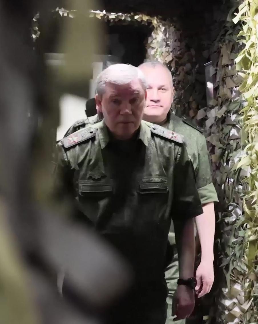 Валерий Герасимов проинспектировал передовые пункты управления соединений группировки "Центр"