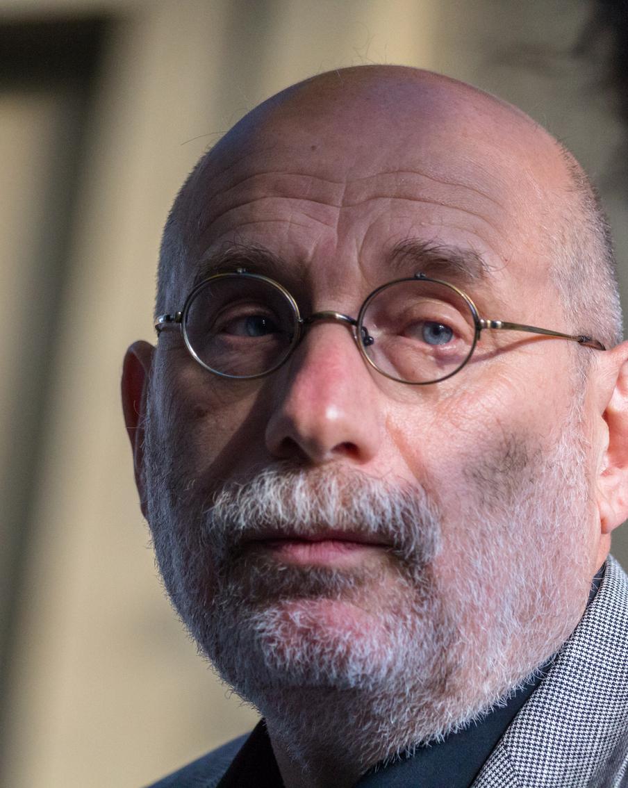 Дело на иноагента Акунина возбудили после его разговора с пранкерами Вованом и Лексусом