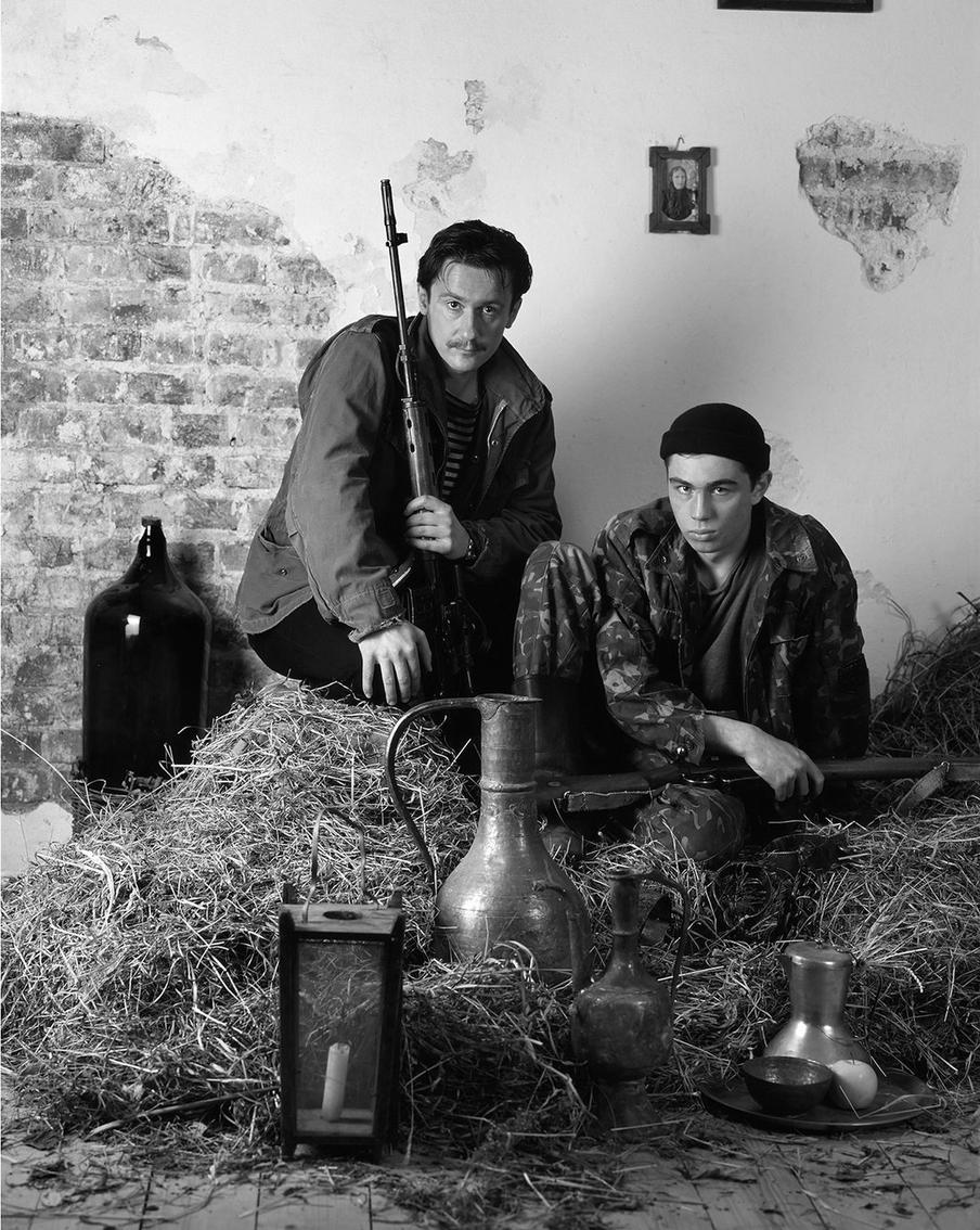 Валерий Плотников. Олег Меньшиков и Сергей Бодров. 1996. Архивная пигментная печать. Предоставлено Фондом Still Art.
