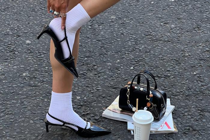 Как подобрать носки под летнюю обувь, чтобы не выглядеть нелепо и старомодно