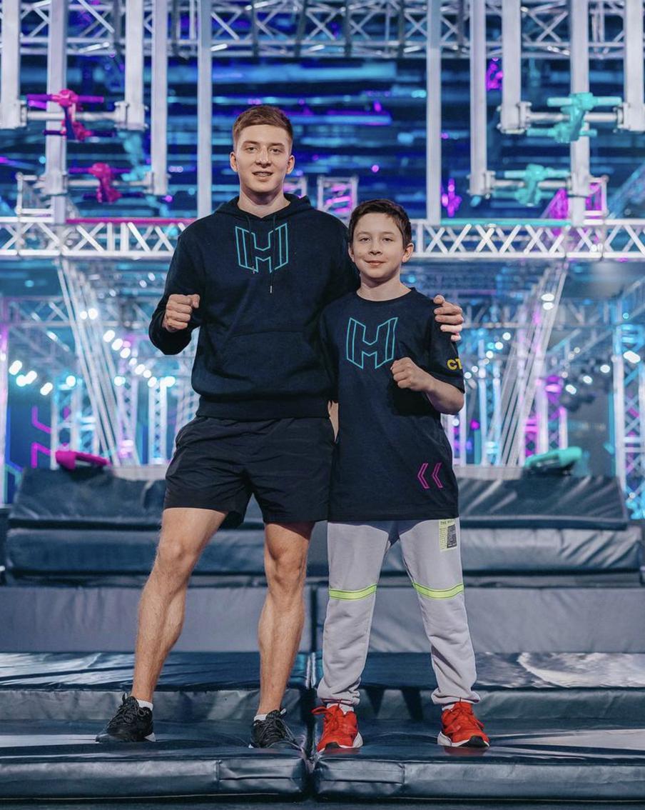 Олег Прокудин стал победителем шоу "Суперниндзя. Дети": о победах мальчика рассказал Metro его брат Юрий, победитель взрослого шоу