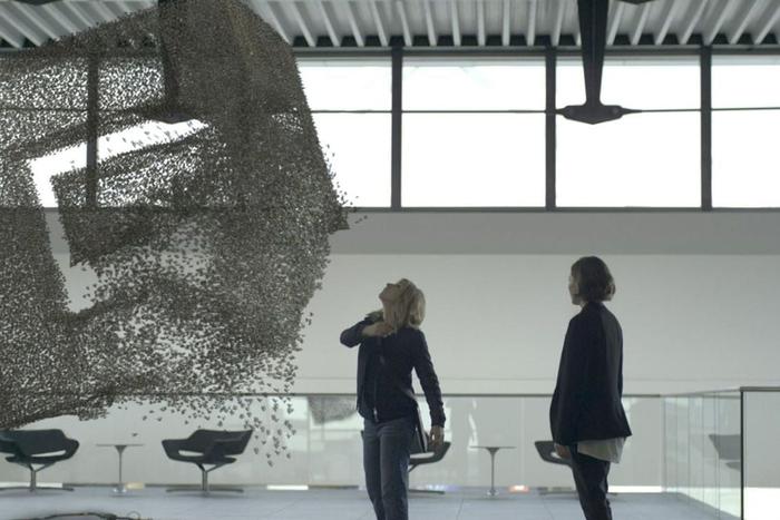 Китайские учёные разработали пчёл-киборгов, которые способны выполнять команды человека