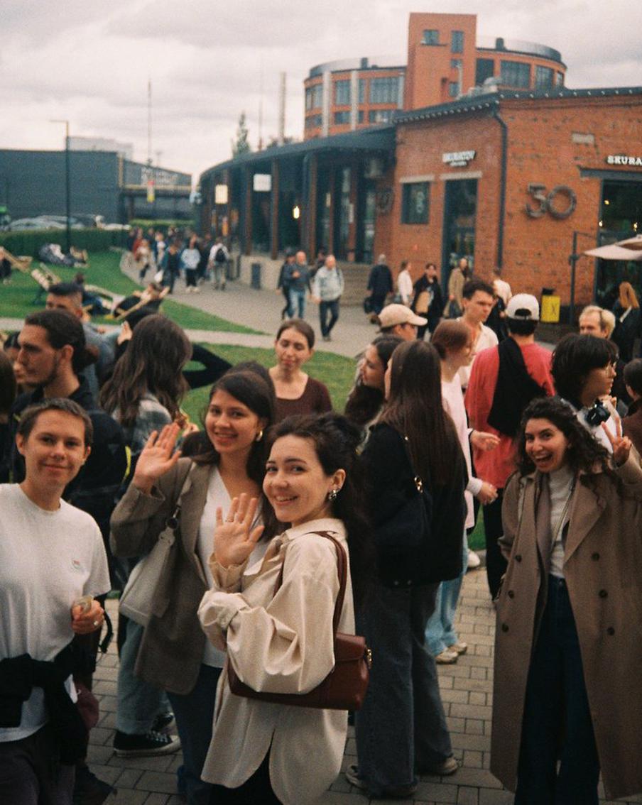 Москвичка нашла сто новых друзей, позвав всех желающих в соцсетях на свой день рождения