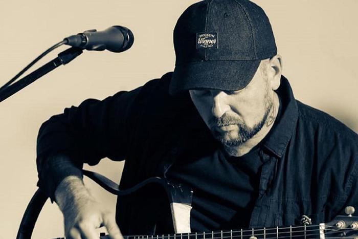 Афиша на 17 июля: слушаем душевные песни, стоим на гвоздях и учимся вести мяч