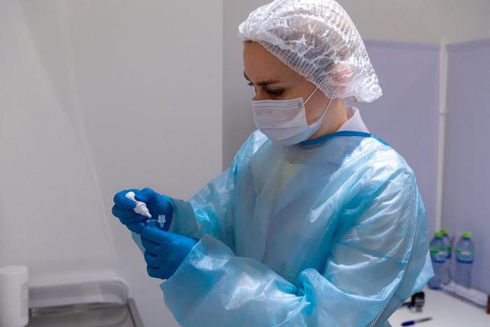 Стоит ли бояться менингококковой инфекции и каковы симптомы заражения: эксперты рассказали о рисках и мерах предосторожности