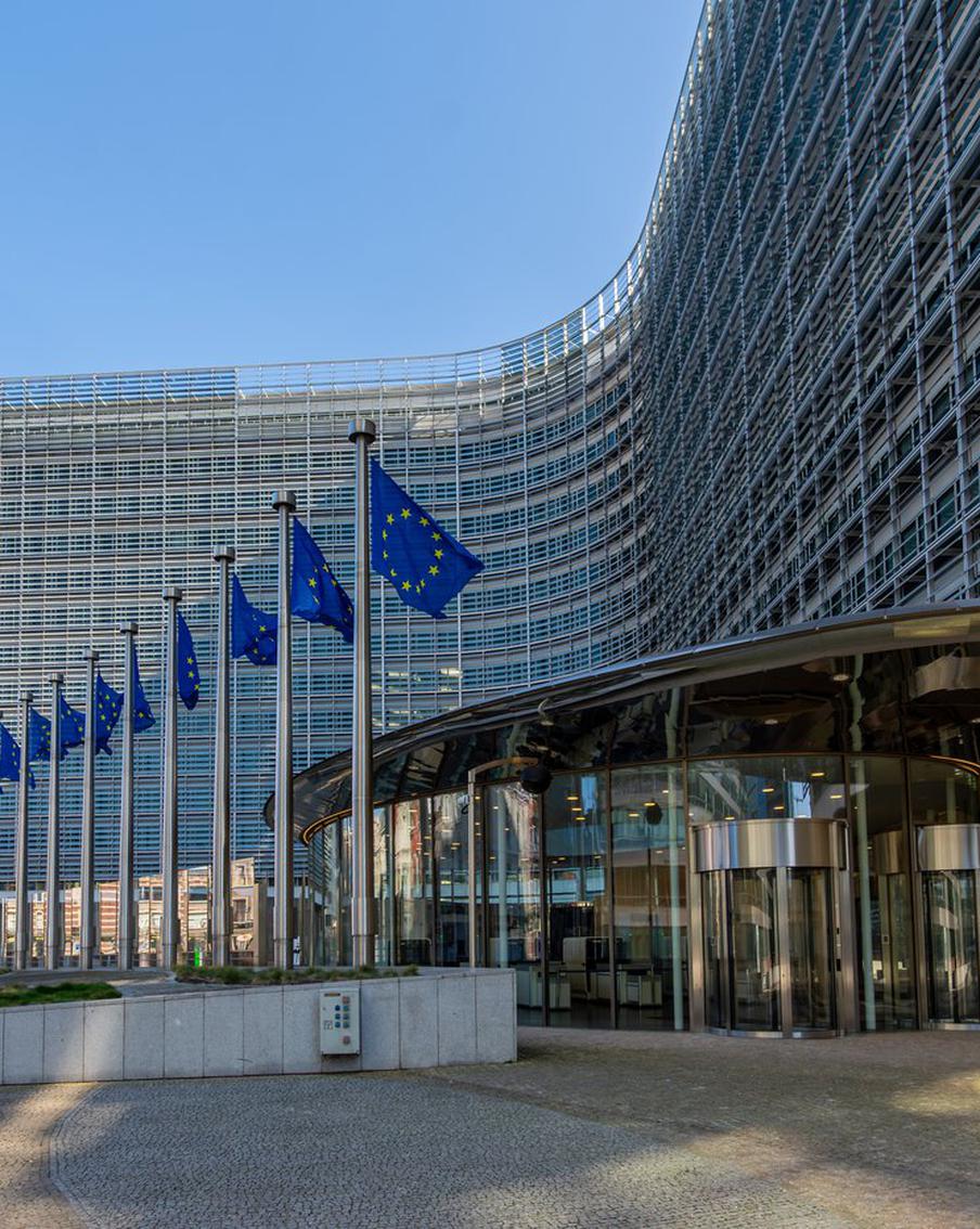 Россия под новыми санкциями ЕС: заблокированы банки и 105 судов