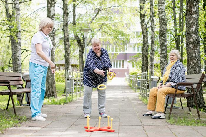 Гериатр поможет продлить жизнь: москвичи лидируют по продолжительности жизни и числу долгожителей