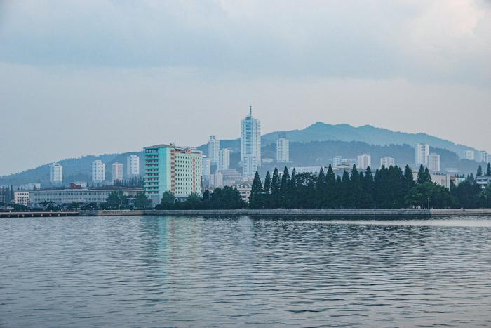 Первые туристы из России описали отдых на курорте в Северной Корее