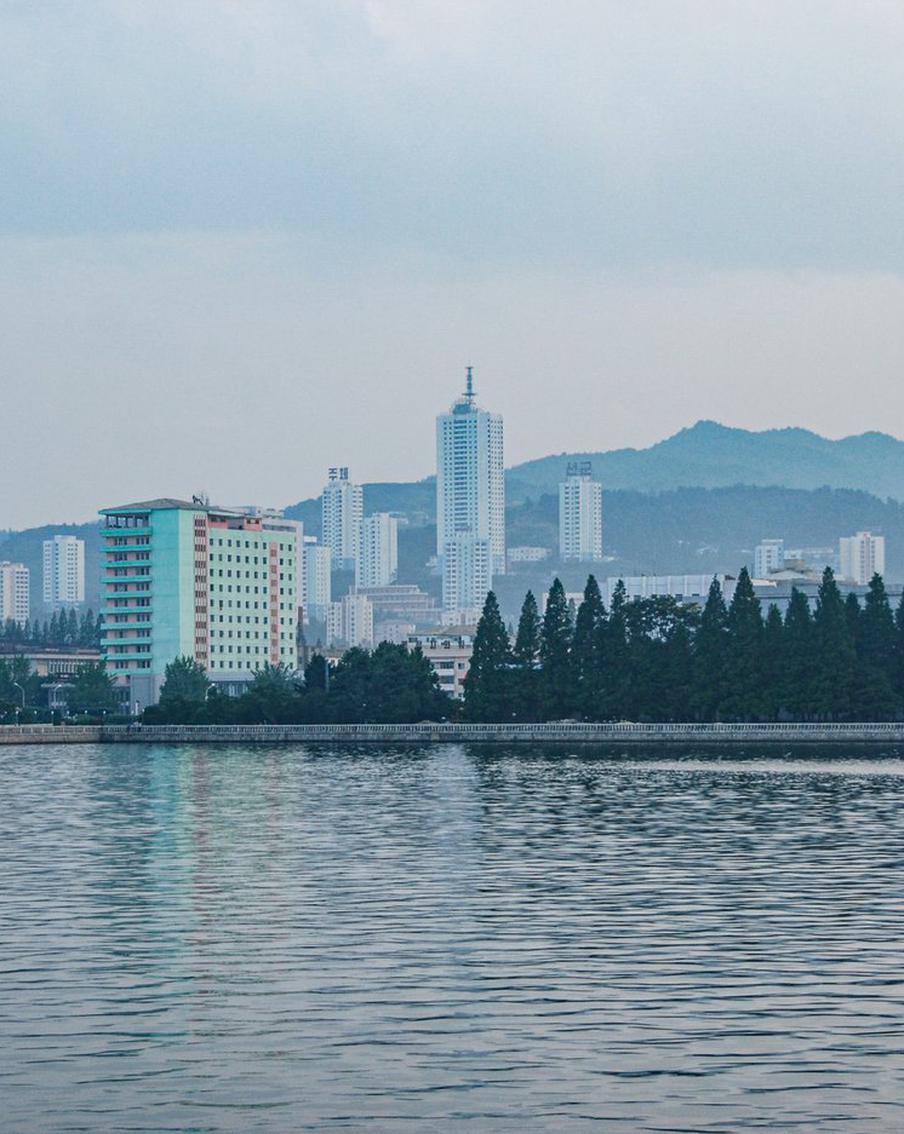 Первые туристы из России описали отдых на курорте в Северной Корее