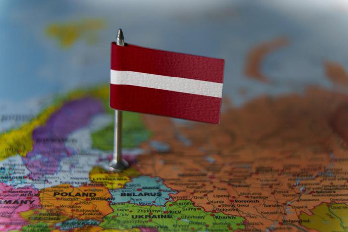 Латвия хочет выдворить 841 россиянина из-за просроченного разрешения на ПМЖ