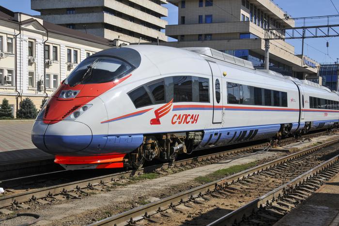 Из-за атаки украинских дронов в Ростовской области фиксируются массовые задержки пассажирских поездов