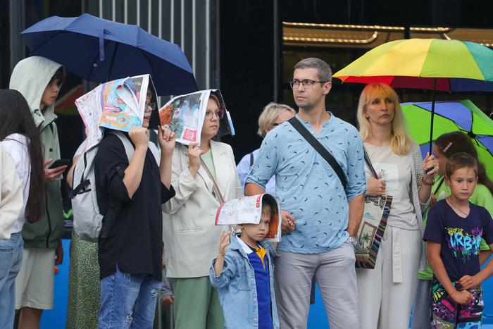 В воскресенье днём жителей Москвы ожидают осадки и летняя жара