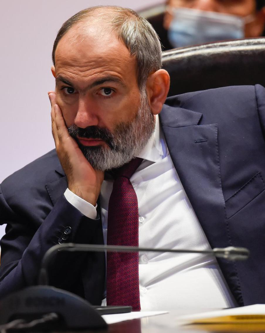 Армянские власти пригрозили главе Армянской апостольской церкви изгнанием из его официальной резиденции