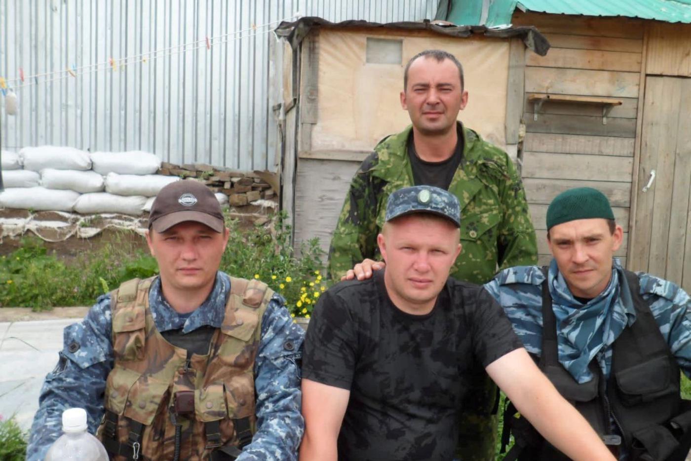 Владимир с сослуживцами
