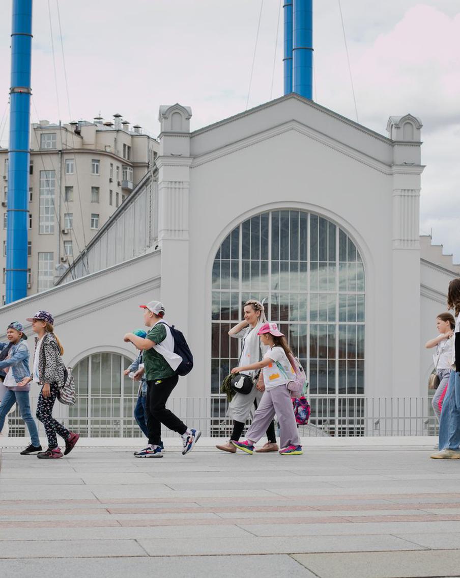 Афиша на 21 июля: знакомимся с творческими мастерскими, рисуем на пленэре и смеёмся на стендап-экскурсии