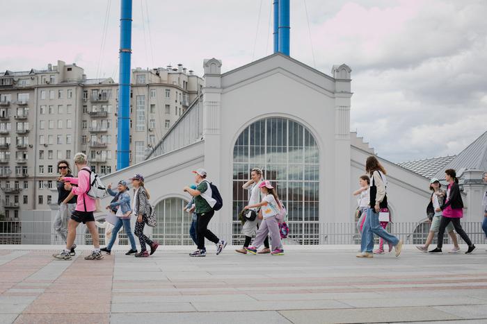 Афиша на 21 июля: знакомимся с творческими мастерскими, рисуем на пленэре и смеёмся на стендап-экскурсии