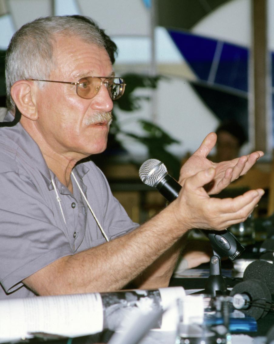 "Начинайте как Шекспир, а завершайте как Лев Толстой": теория кино от Александра Митты бьёт рекорды продаж