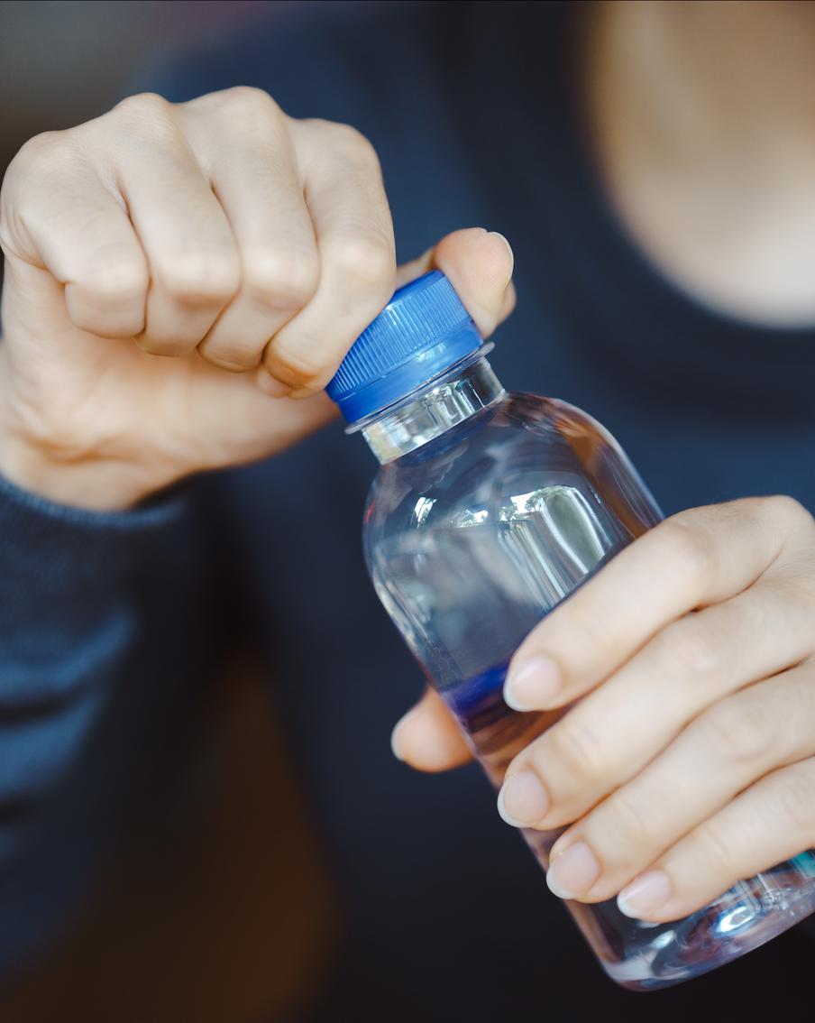 ФАС займётся неправомерным повышением цен на воду и еду в аэропортах Москвы в период массовых задержек рейсов