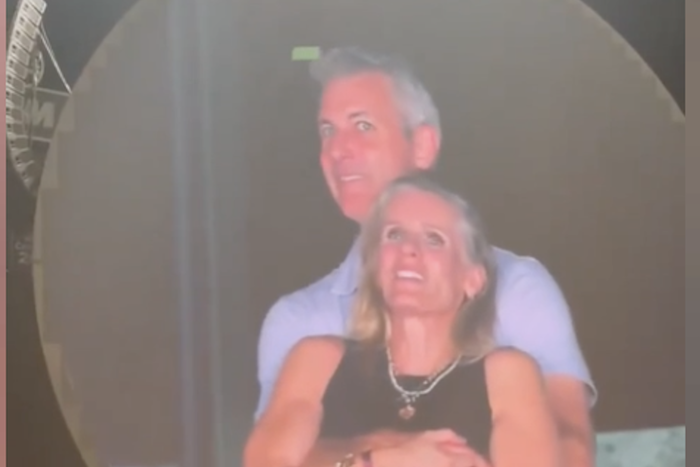 Скандальный поцелуй на концерте Coldplay стал концом блестящей карьеры и разрушил жизнь