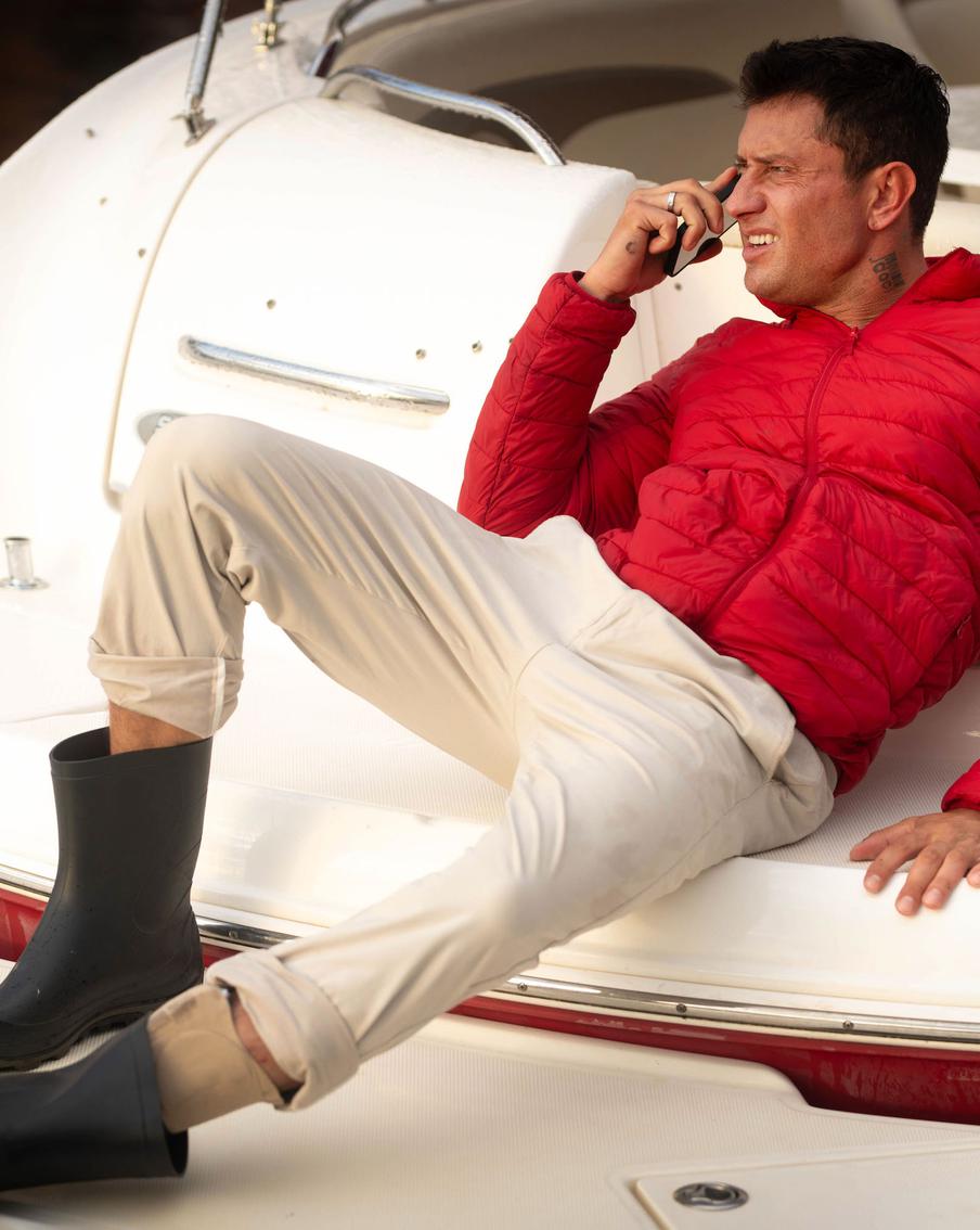 В новом сериале "Виноград" герой Павла Прилучного пытается наладить жизнь после измены