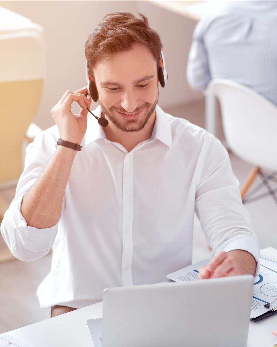 "Вместо ответов 4 часа слушал Кузю из "Универа": как микронаушники подводят на экзаменах