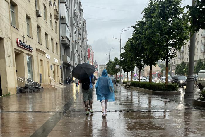 В столице ожидаются ливни и грозы, температура до +25°C
