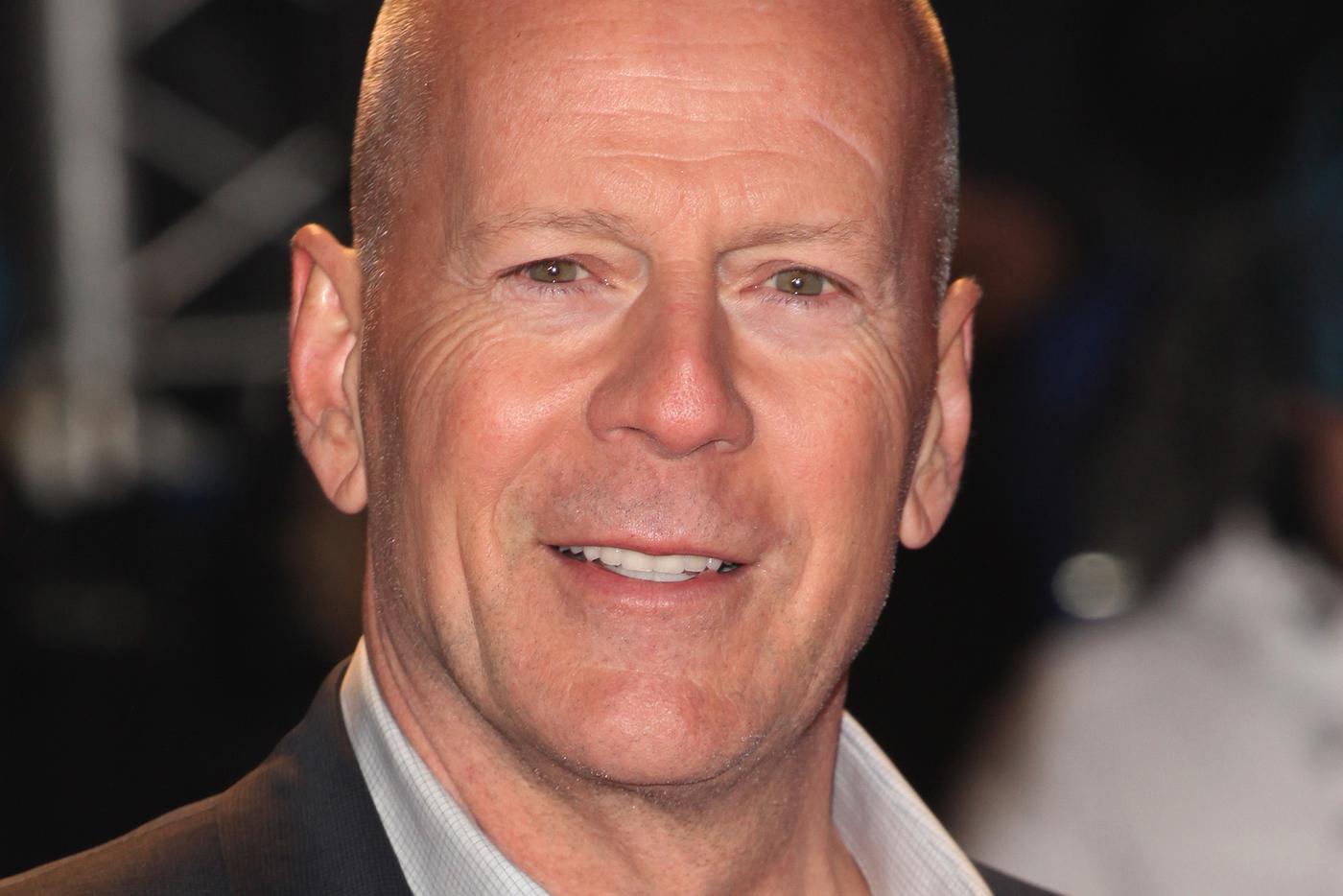 Брюс Уиллис больше не говорит и почти не ходит: его состояние всё больше ухудшается