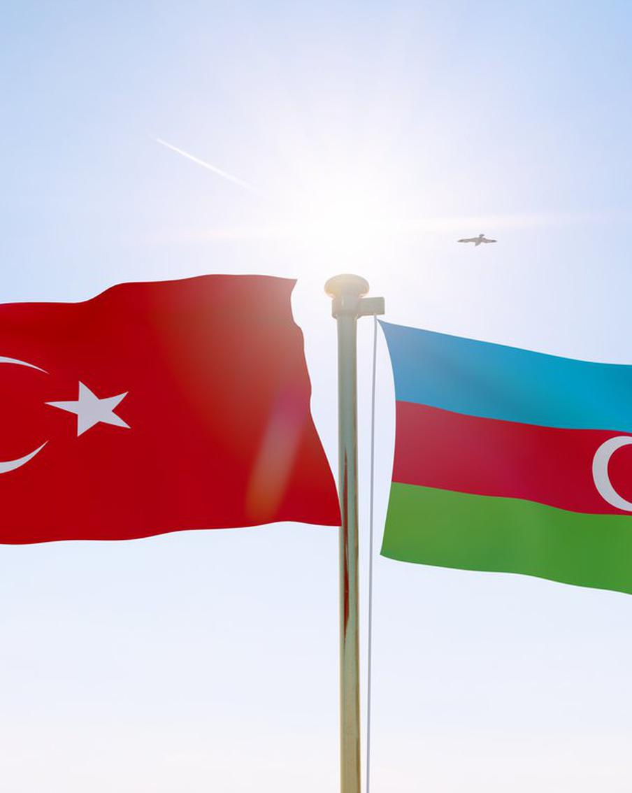 Азербайджан подписал договоры со странами НАТО о военных поставках