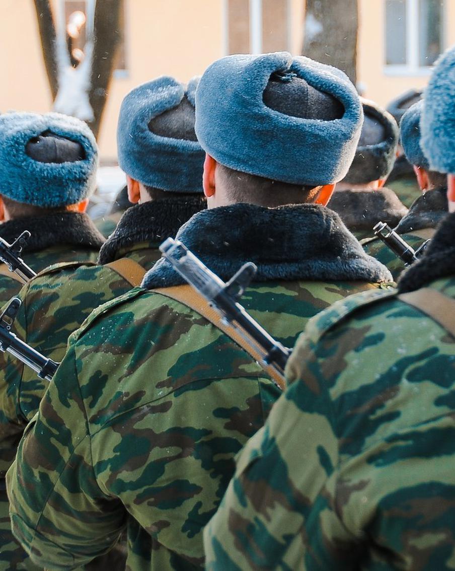 Эксперт рассказала, как повлияет на военнообязанных россиян круглогодичный призыв на срочную службу