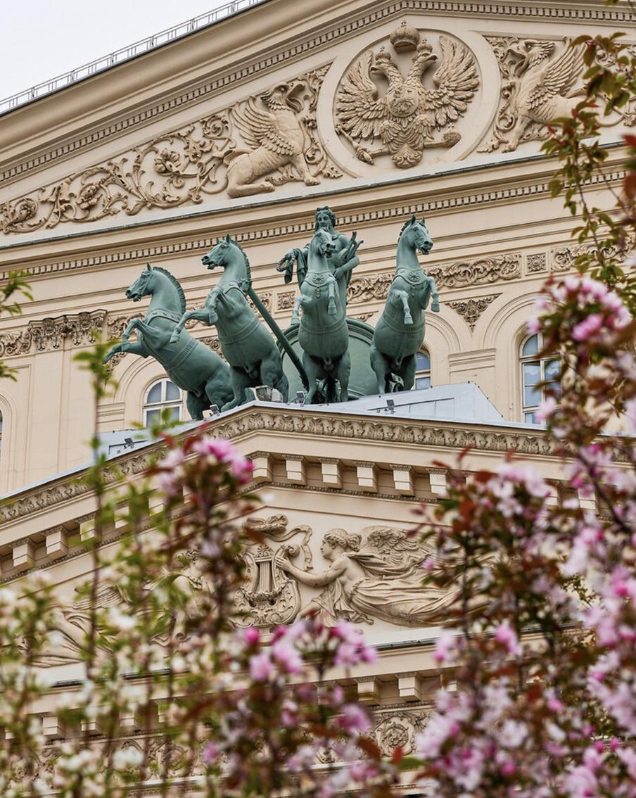 Украшение Москвы зеленью и цветами помогает привлекать ещё больше туристов