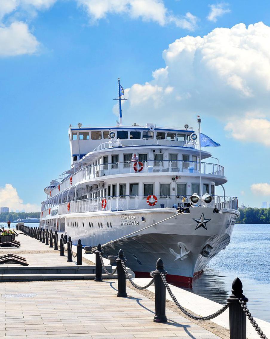 Куда можно отправиться из Москвы на речных круизных судах в этом сезоне