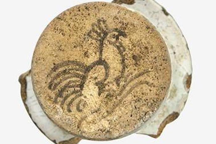 Уникальную бьюти-находку обнаружили археологи на раскопках неподалёку от Арбата