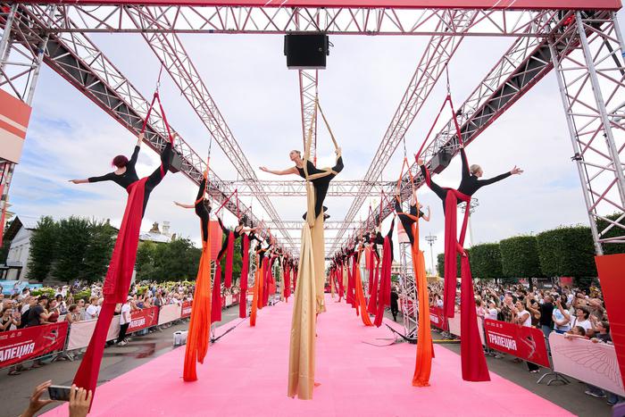 Новый мировой рекорд поставили российские гимнастки на ВДНХ