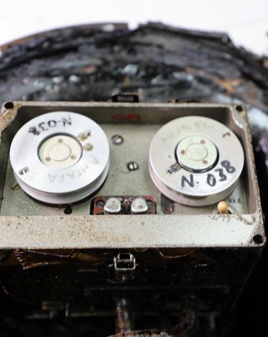 Эксперты приступили к изучению найденных на месте крушения Ан-24 в Амурской области чёрных ящиков