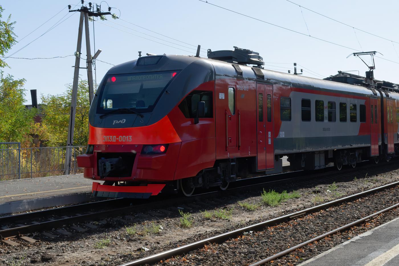 Атака украинских дронов привела к задержке пассажирских поездов в Волгоградской области