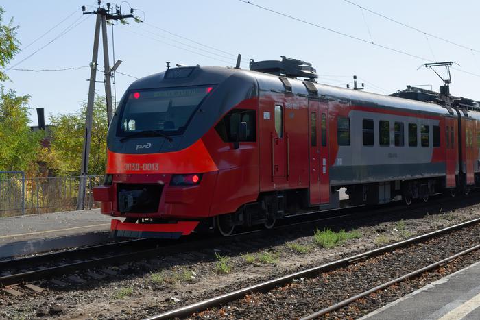 Атака украинских дронов привела к задержке пассажирских поездов в Волгоградской области