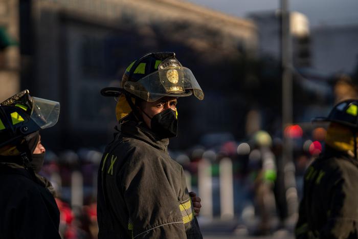 Для борьбы с лесными пожарами в Турции задействовали более 5 тысяч специалистов