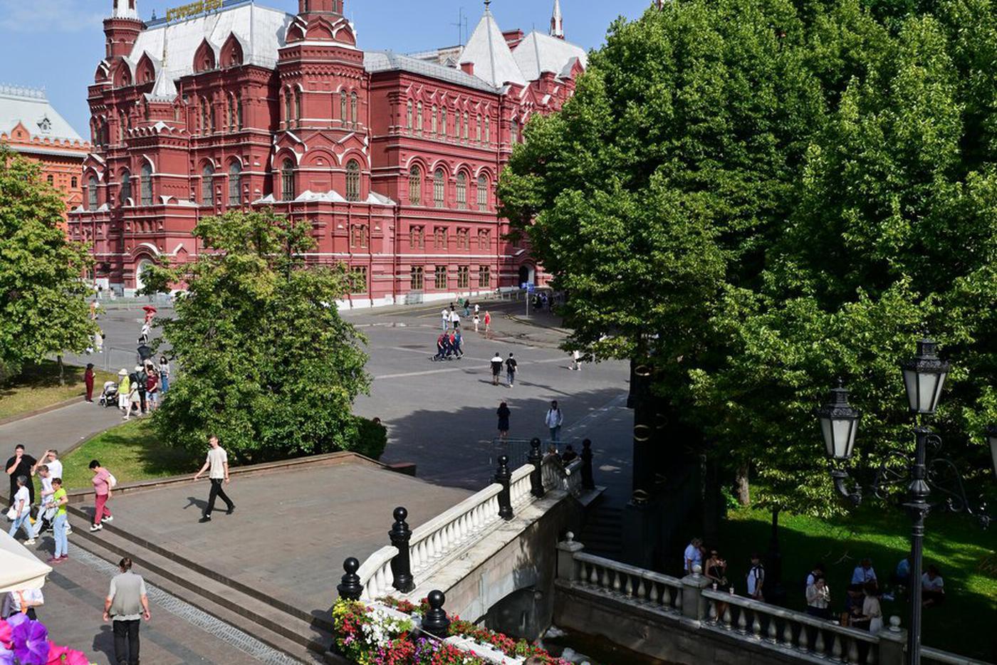 Синоптик предупредил жителей Москвы и Подмосковья о возвращении аномальной жары на следующей неделе