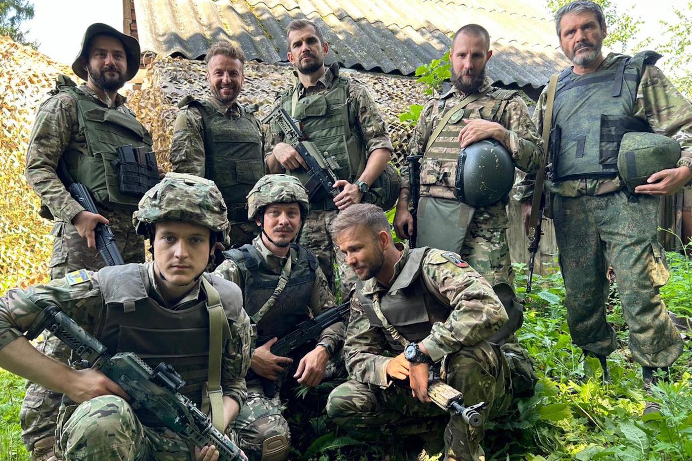 Герои фильма. Фото на память.