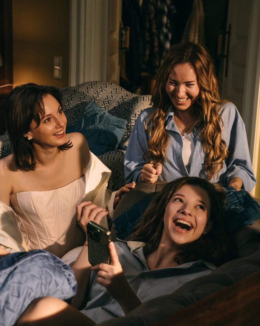 Александрова, Климова и Гухман рвутся из Нижнего в Москву: как выглядят современные "Три сестры" в новом сериале Маруси Трубниковой